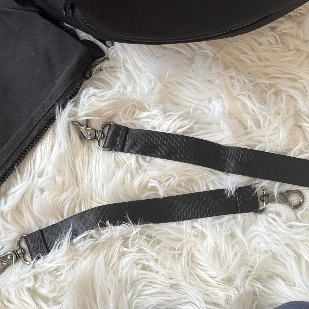 The best diaper bag! Neoprene black! Like new